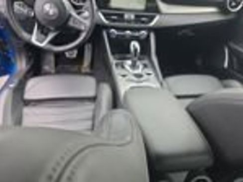 Used 2023 Alfa Romeo Giulia Veloce image 10