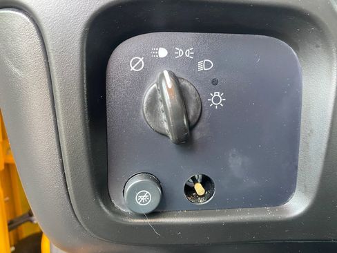 Used 2005 Chevrolet Express 3500 w/ School Bus Package image 15