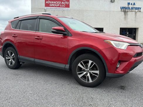 Used 2016 Toyota RAV4 XLE AWD/4WD image 3