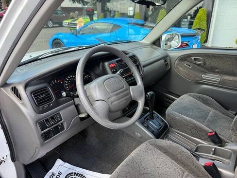 Used 2002 Chevrolet Tracker LT RWD image 27