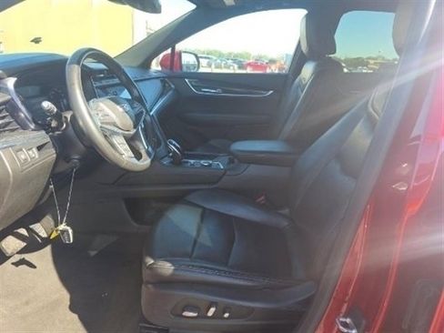 Used 2021 Cadillac XT5 Premium Luxury image 3