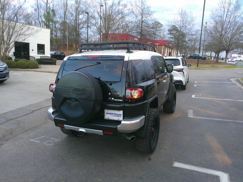 Used 2014 Toyota FJ Cruiser 4WD image 11