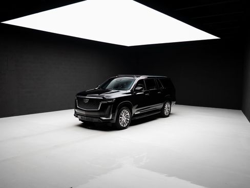 Used 2023 Cadillac Escalade ESV Premium Luxury w/ LPO, Floor Liner Package AWD/4WD image 84