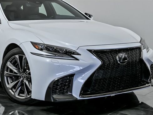 Used 2019 Lexus LS 500 F Sport w/ Accessory Package (Z2) RWD image 2
