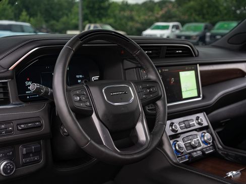 Used 2024 GMC Yukon Denali Ultimate AWD/4WD image 24