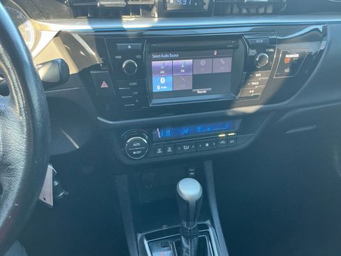 Used 2015 Toyota Corolla S image 28