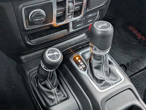 Used 2023 Jeep Wrangler Sahara w/ Cold Weather Group image 31