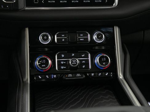 Used 2024 GMC Yukon Denali w/ Denali Reserve Package AWD/4WD image 22