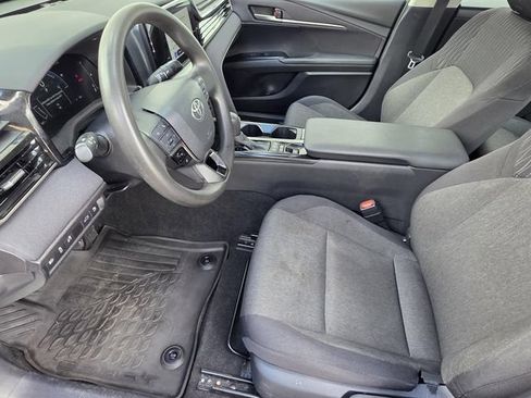 Used 2025 Toyota Camry LE FWD image 6