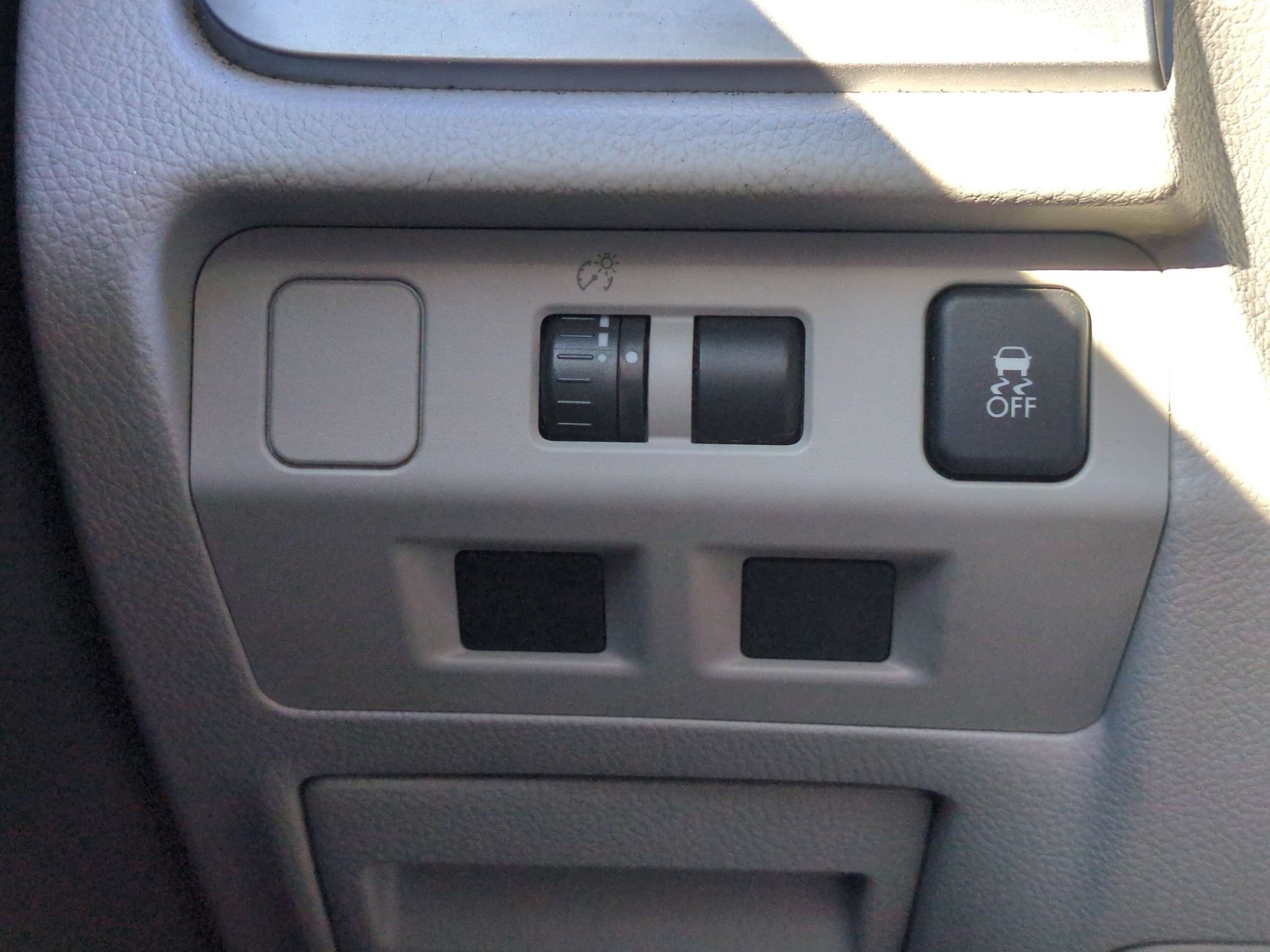 Used 2014 Subaru Forester 2.5i AWD/4WD image 14