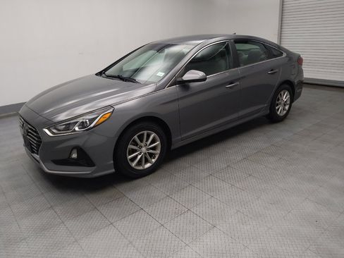 Used 2018 Hyundai Sonata SE image 2