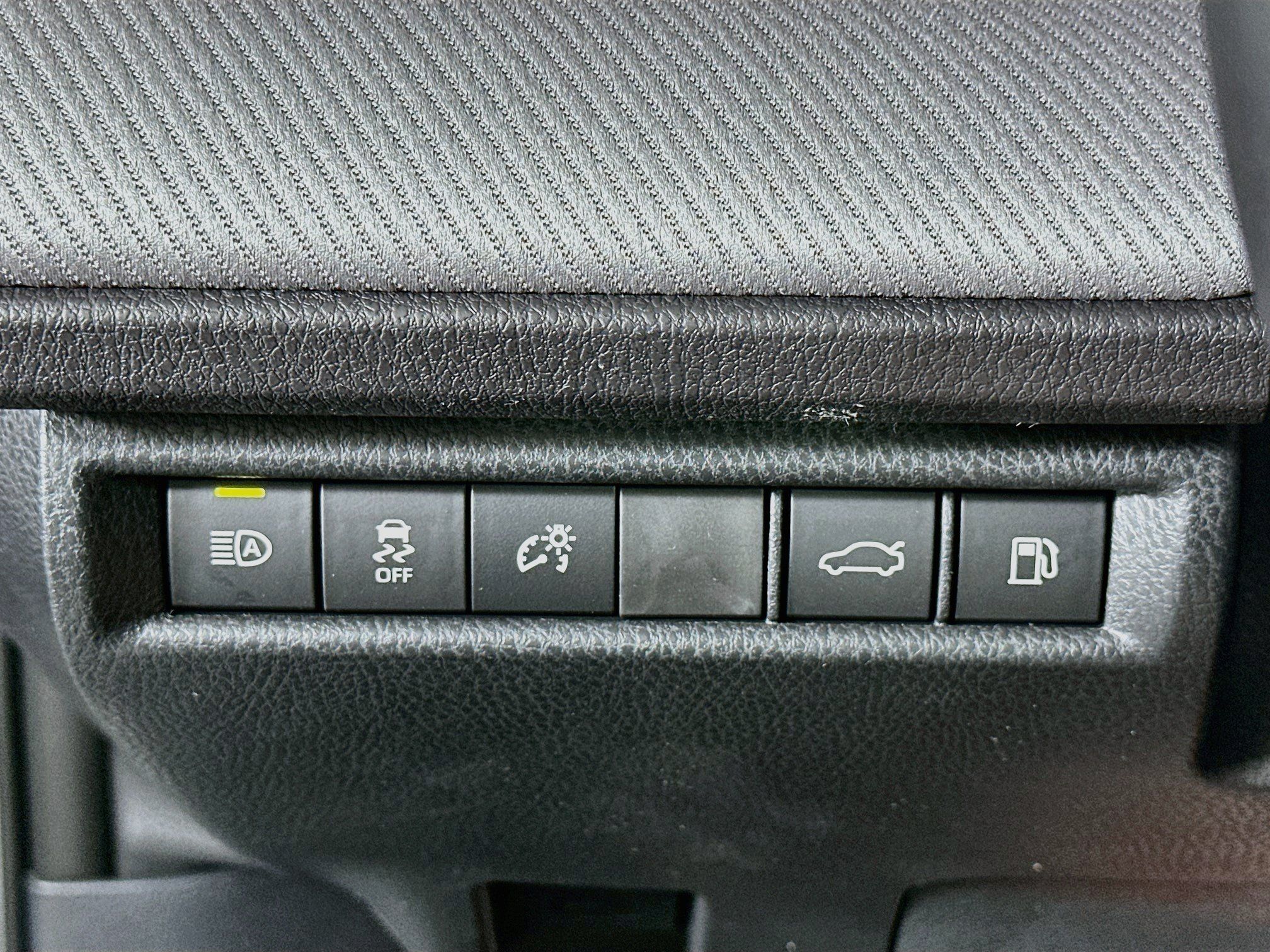 Used 2026 Toyota Camry SE FWD image 17