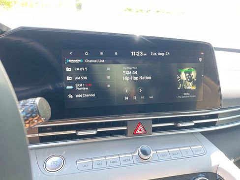 New 2025 Hyundai Elantra Limited image 41