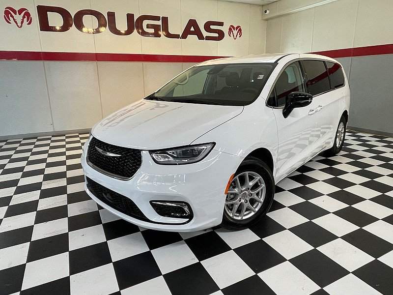 Used 2024 Chrysler Pacifica Touring-L FWD image 1