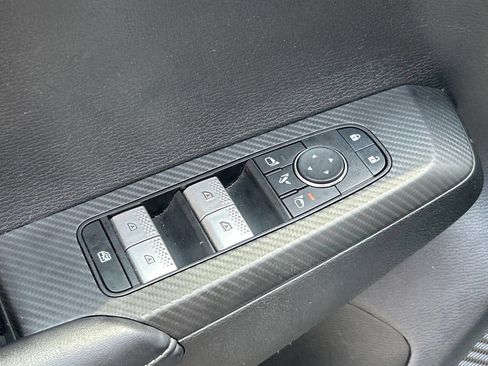 Used 2024 Mitsubishi Outlander SE FWD image 19