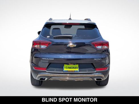 Used 2021 Chevrolet TrailBlazer ACTIV w/ Technology Package FWD image 9