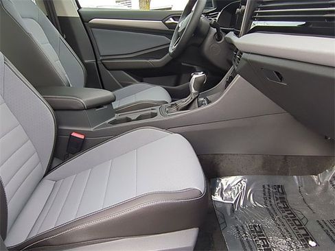 New 2026 Volkswagen Jetta SE image 20