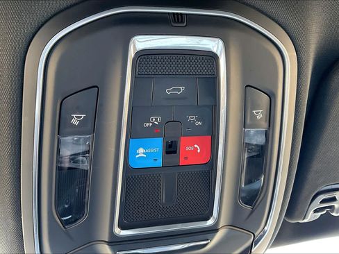Used 2024 Jeep Wagoneer L Series II w/ Flexible Seating Group RWD image 32
