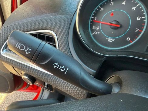 Used 2017 Chevrolet Cruze LT image 20