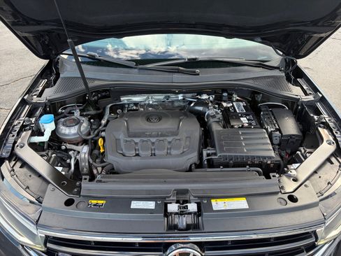 Certified 2023 Volkswagen Tiguan SE R-Line AWD/4WD image 21