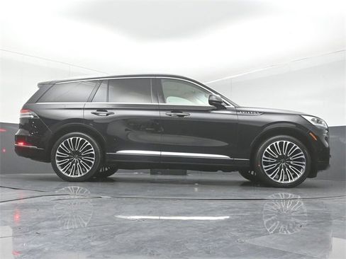 Certified 2023 Lincoln Aviator Black Label image 43