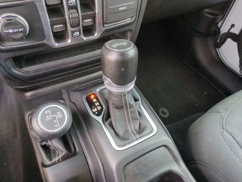 Used 2023 Jeep Wrangler Unlimited Sahara w/ Safety Group AWD/4WD image 12