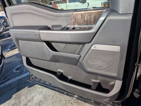 New 2026 Ford F250 Lariat w/ Black Appearance Package image 23