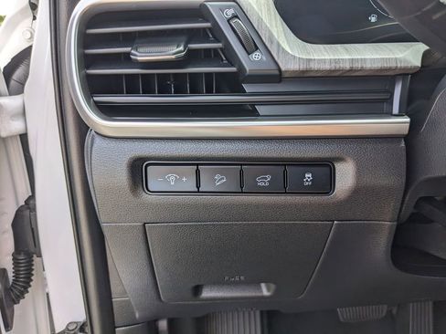 Certified 2024 Kia Telluride EX w/ EX Captain's Chair Package image 30