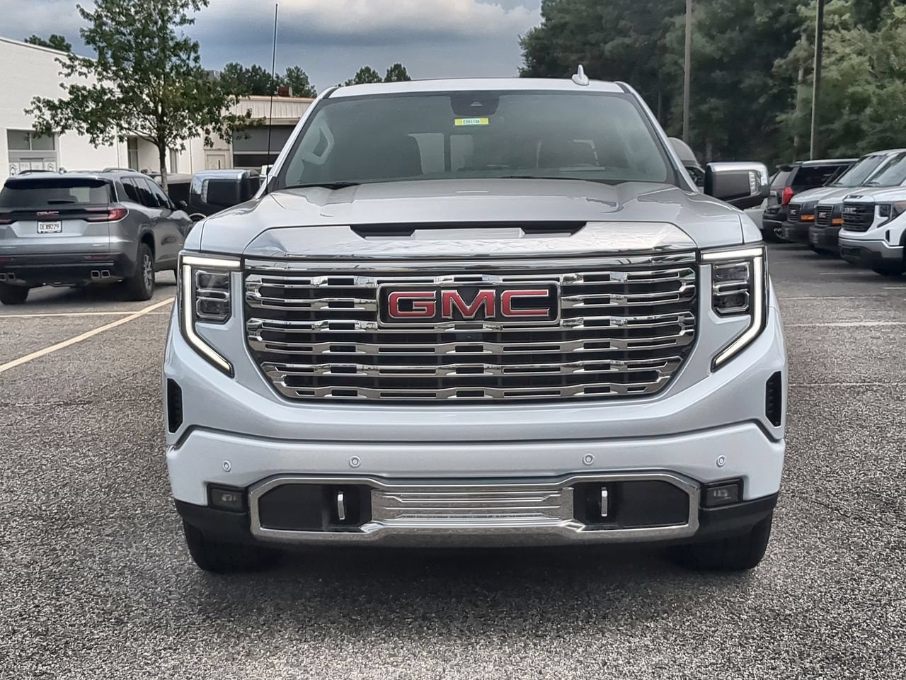 Used 2026 GMC Sierra 1500 Denali AWD/4WD image 3