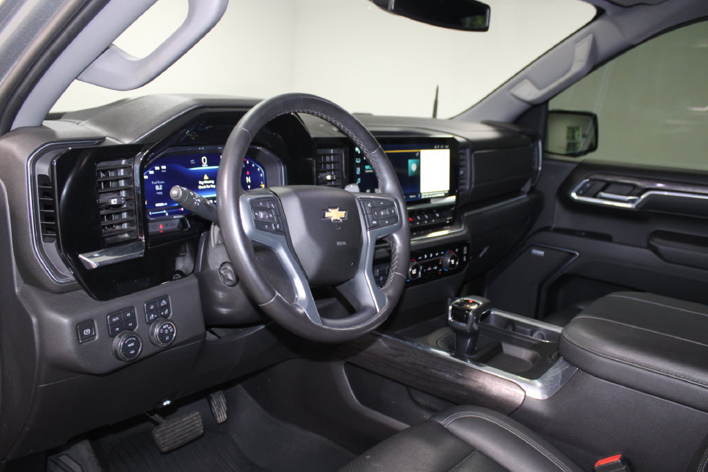 Used 2023 Chevrolet Silverado 1500 LTZ AWD/4WD image 26