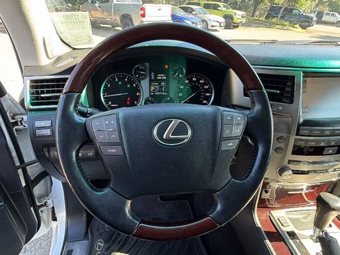 Used 2015 Lexus LX 570 4WD image 15