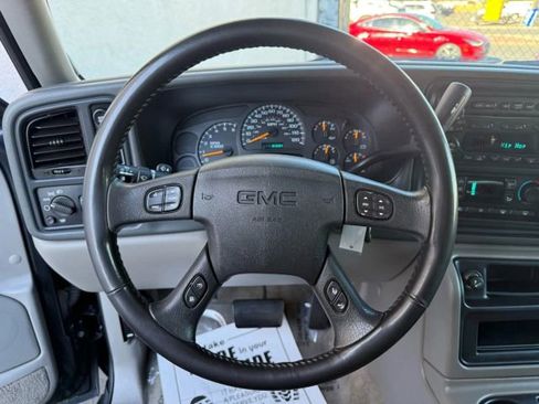 Used 2005 GMC Yukon SLT w/ SLT Preferred Equipment Group image 18
