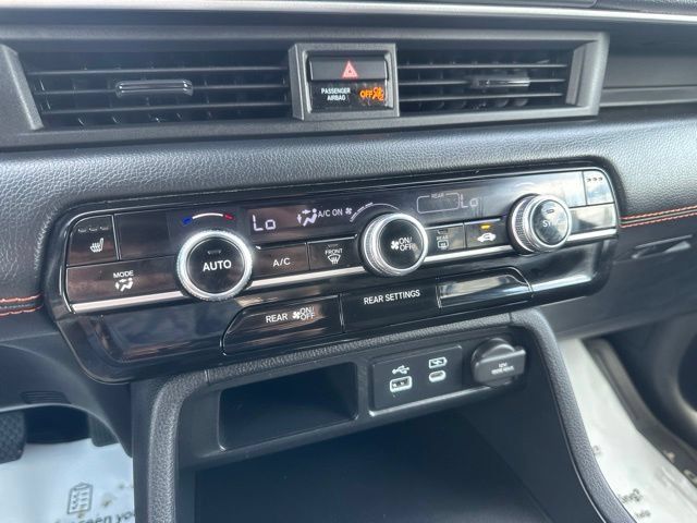 Used 2025 Honda Pilot Sport image 23