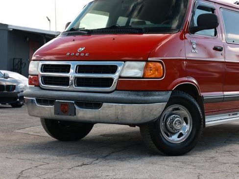 Used 2000 Dodge B3500 RWD image 23