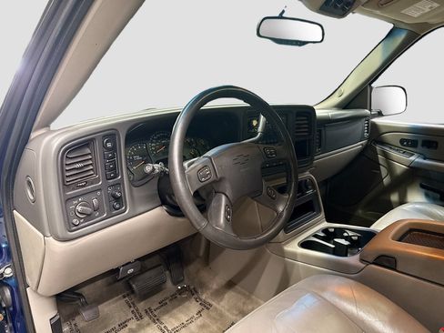 Used 2005 Chevrolet Tahoe Z71 w/ Preferred Equipment Group AWD/4WD image 11