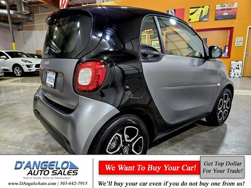 Used 2017 smart fortwo Prime image 8