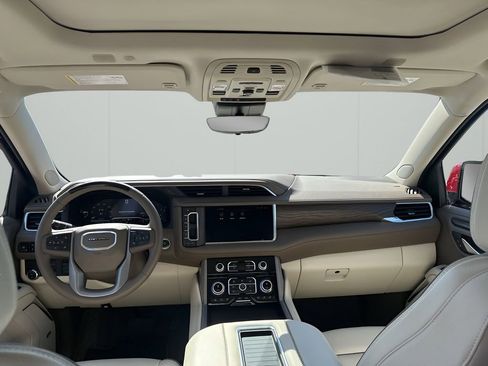 Used 2024 GMC Yukon Denali w/ Denali Reserve Package image 23
