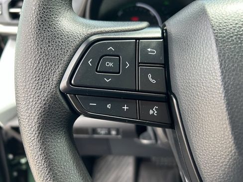 Used 2025 Toyota Sienna LE FWD image 13