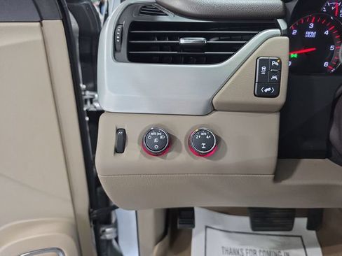 Used 2016 GMC Yukon XL SLT AWD/4WD image 19