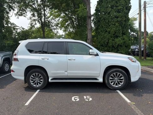 Used 2017 Lexus GX 460 Luxury AWD/4WD image 2