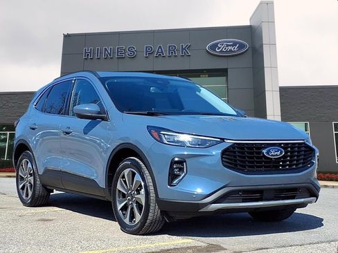 Used 2023 Ford Escape Platinum w/ Class II Trailer Tow Package image 1