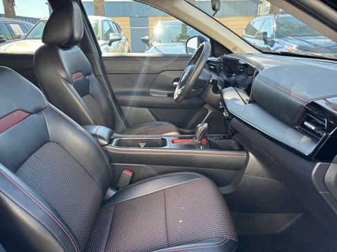 Used 2026 Nissan Kicks SR AWD/4WD image 35