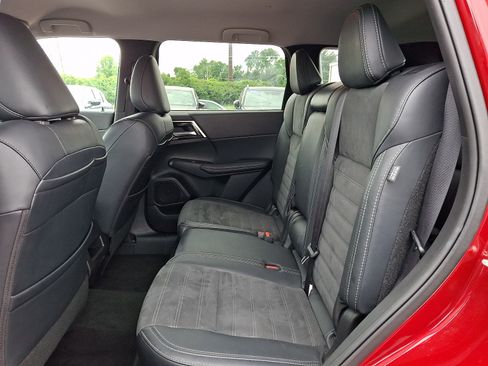 Used 2024 Mitsubishi Outlander SE FWD image 10
