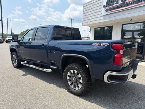 Used 2022 Chevrolet Silverado 2500 LT w/ Convenience Package AWD/4WD image 5
