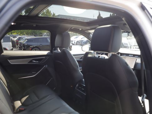 Certified 2025 Jaguar F-PACE R-Dynamic S AWD/4WD image 12