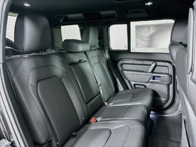 New 2026 Land Rover Defender 110 X-Dynamic SE AWD/4WD image 23
