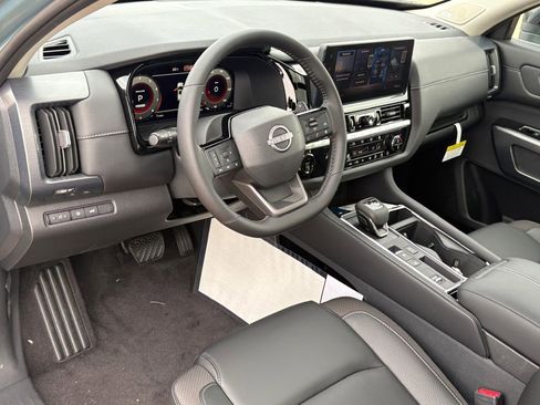 New 2026 Nissan Pathfinder SL FWD image 12