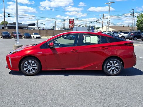Used 2019 Toyota Prius XLE AWD/4WD image 8