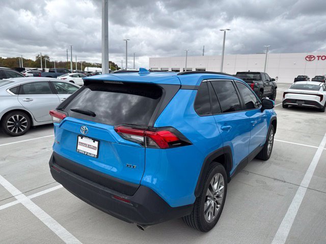 Used 2021 Toyota RAV4 XLE Premium FWD image 8
