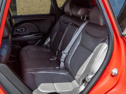 Used 2015 Kia Soul ! w/ Sun & Sound Package FWD image 17